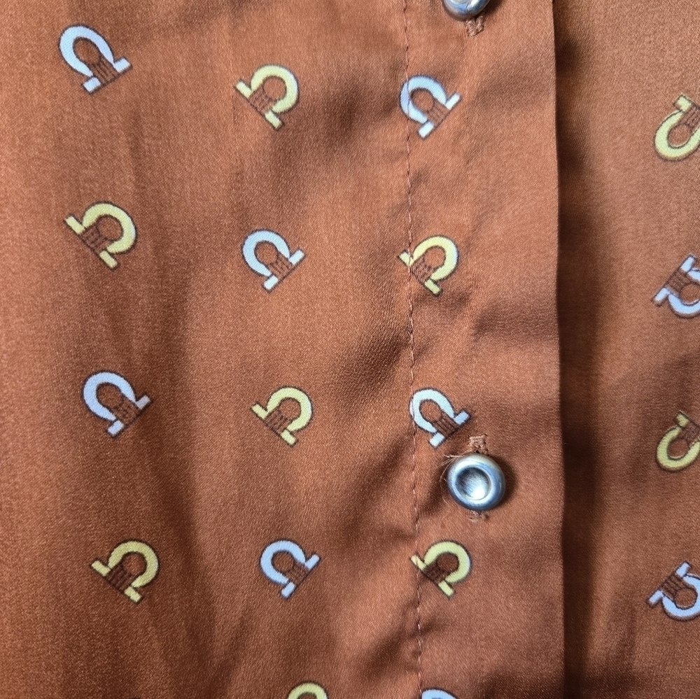 FOR YOU MODA Horseshoe Pattern Burnt Orange Long Sleeve Button Down Shirt. Med - Picture 5 of 13